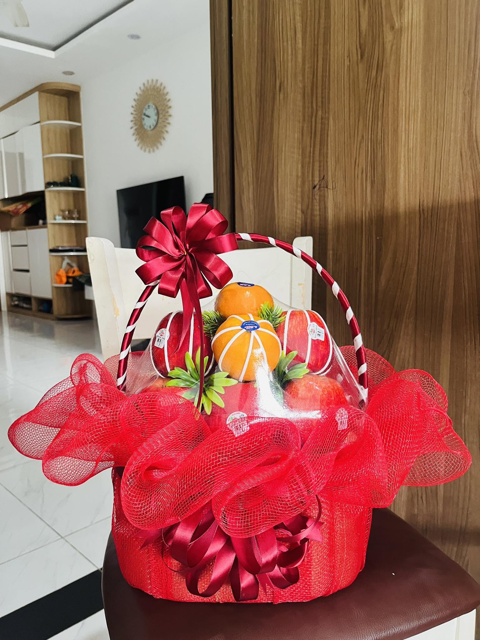 Giỏ Quà Hồng Phúc – Táo Đỏ & Cam Vàng