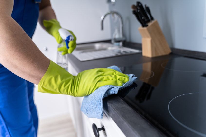 Small Kitchen Deep Cleaning