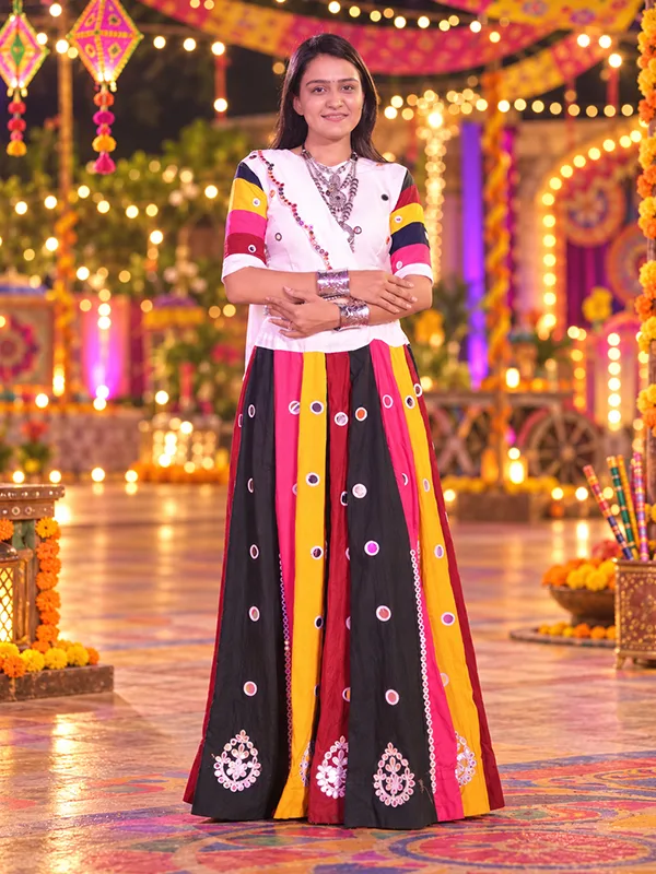 Choli Multi Color Kali - White Blows