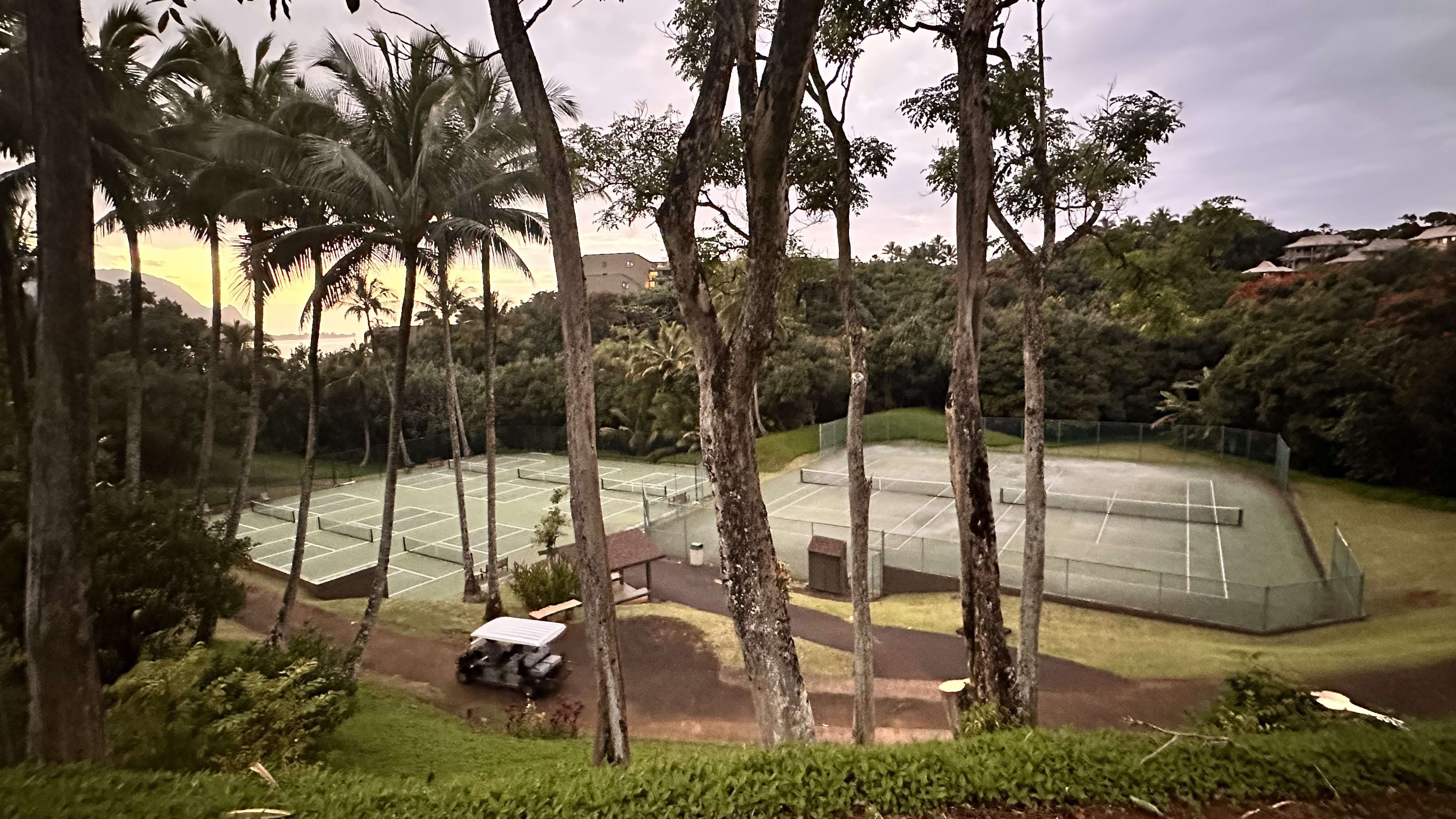 Hanalei Bay Retreat — Beach access