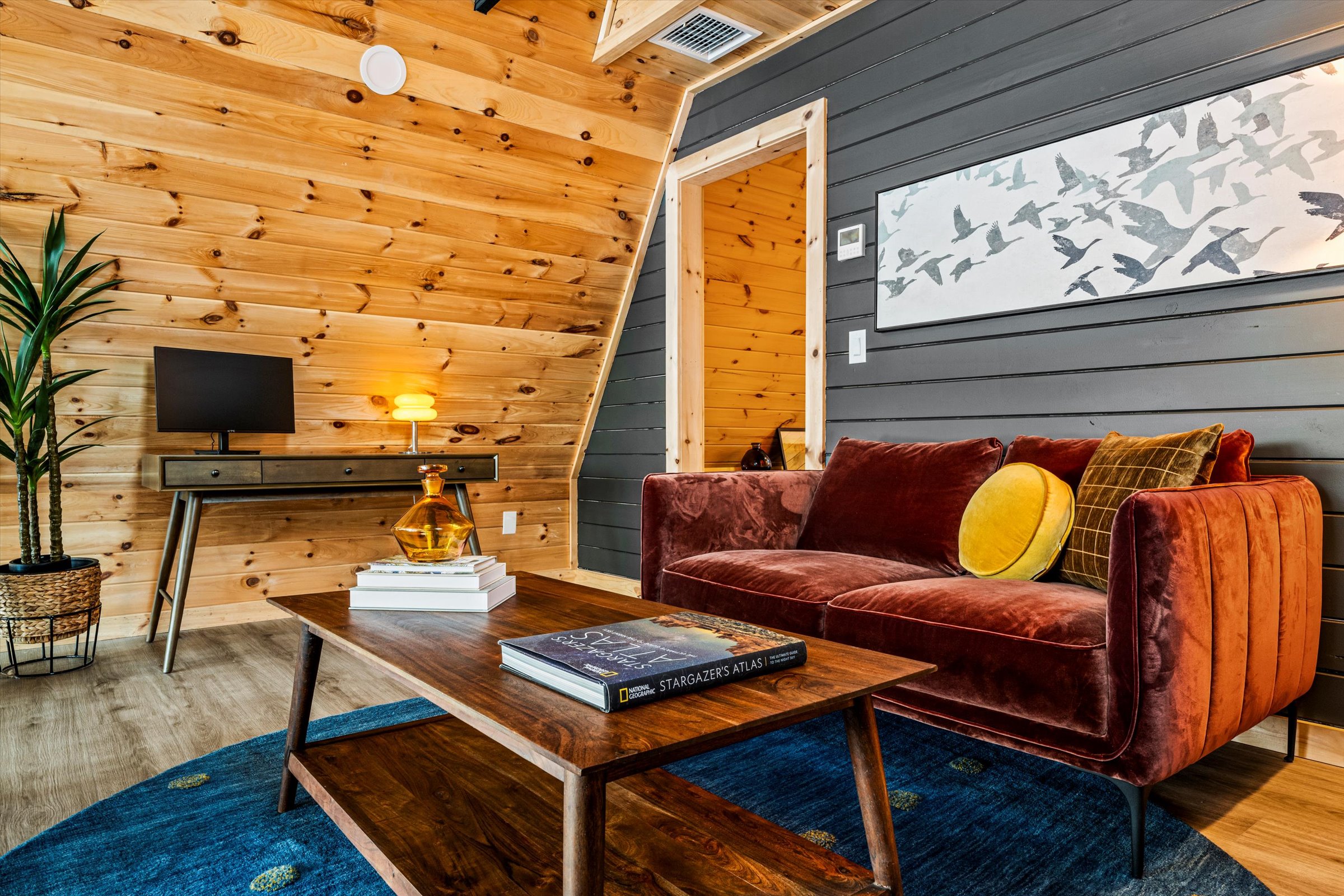 Aery Lakehaus — Loft Level
