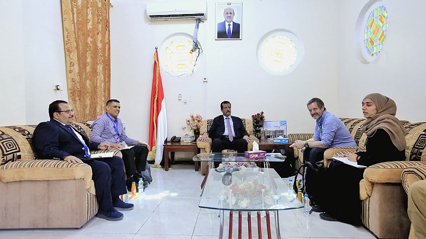 اجتماع في مأرب يبحث تدخلات منظمة شيلتر بوكس البريطانية في الإيواء وحشد التمويلات