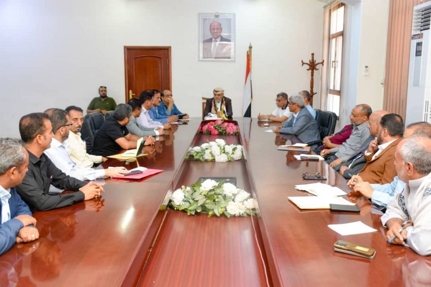 اجتماع في تعز يقر تخفيض 50 % من رسوم العمليات الجراحية للمعلمين