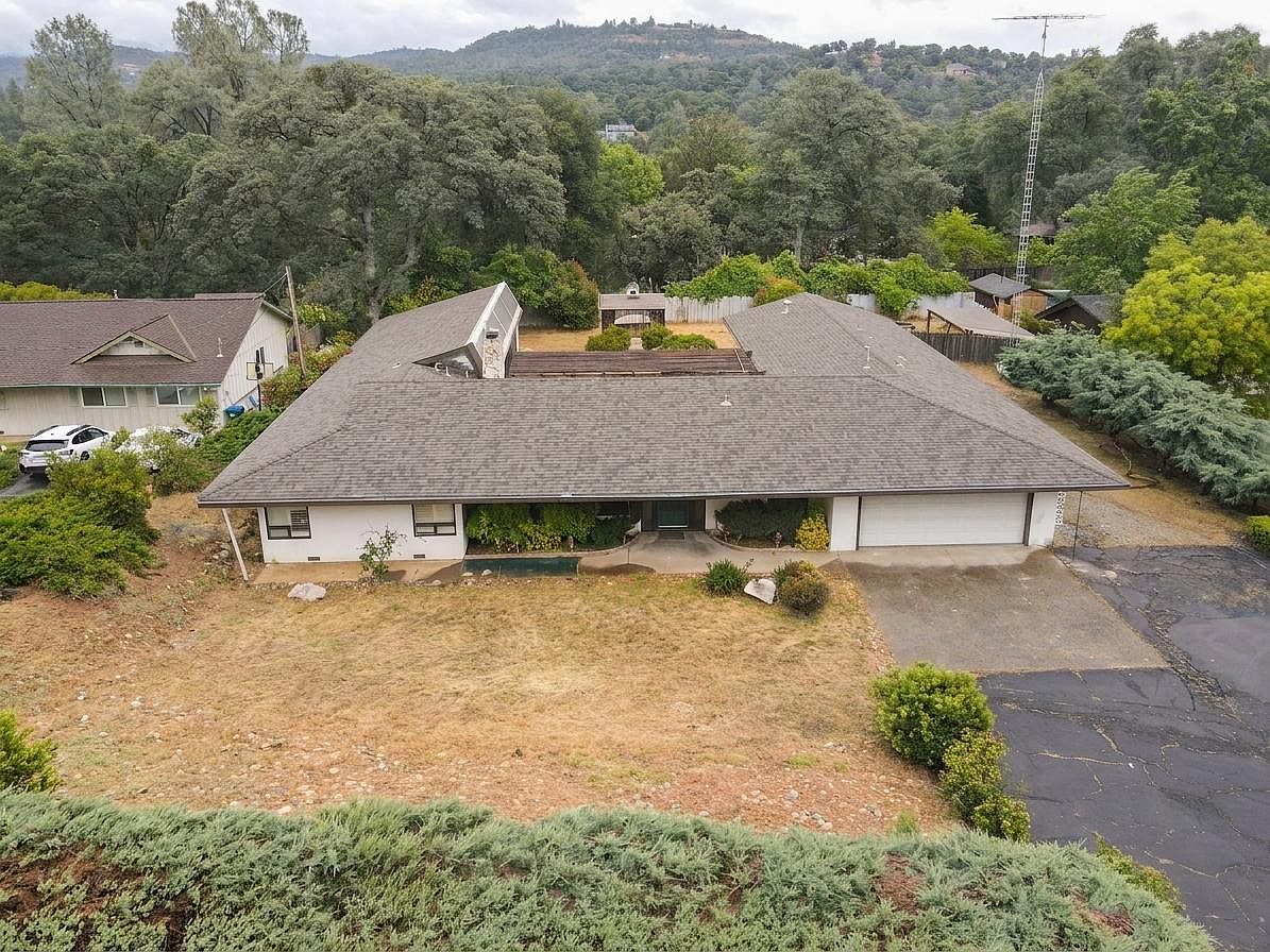 3 bedroom 3 bathroom home in Sonora, California
