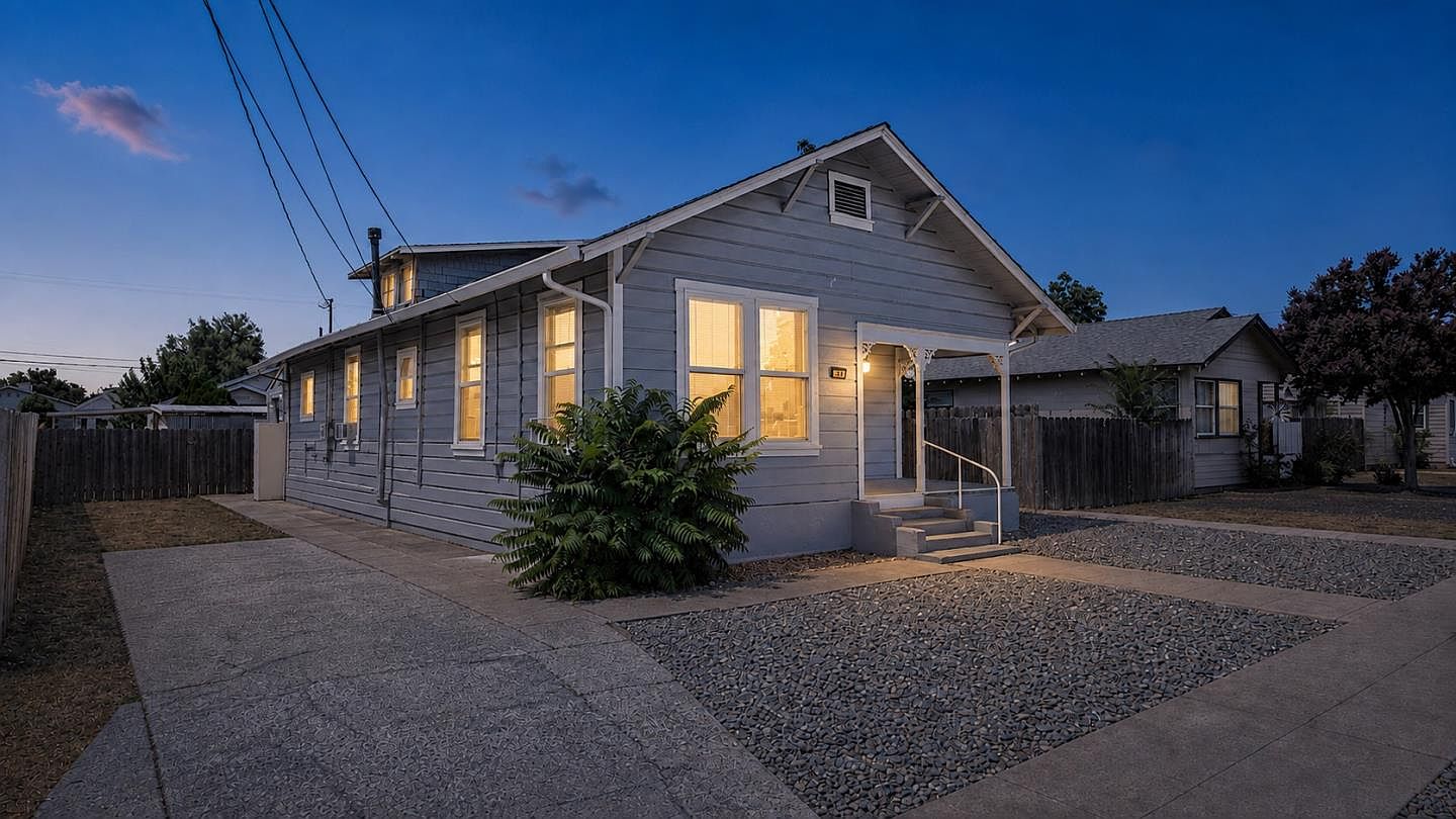 3 bedroom 2 bathroom home in Oakdale, California