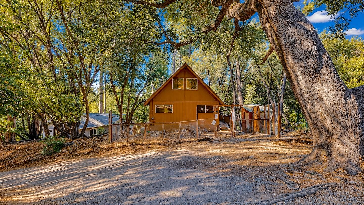 3 bedroom 2 bathroom home in Twain Harte, California