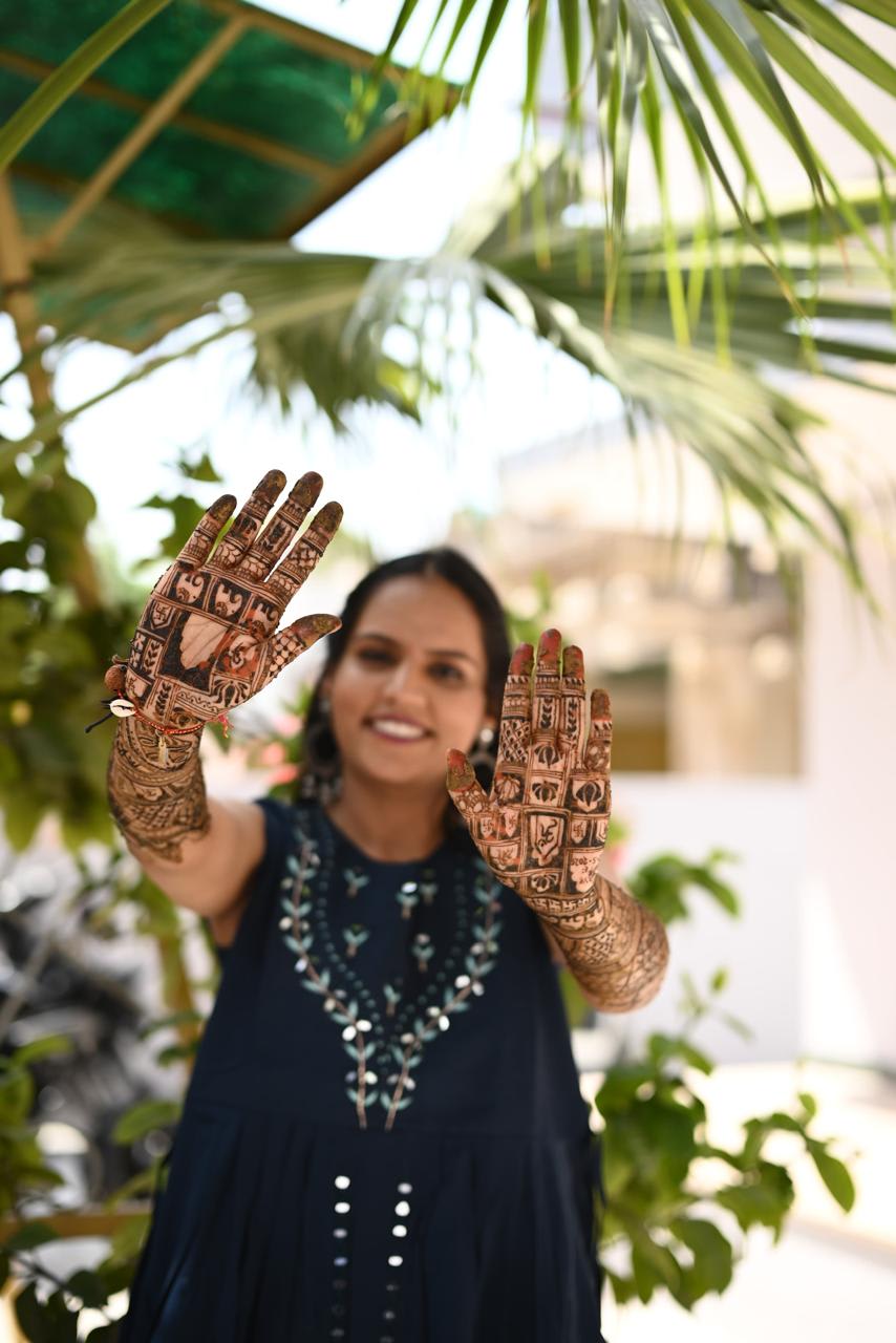 Arabic mehndi design