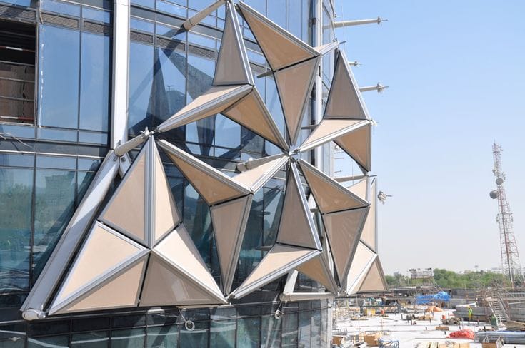 Movable facade of the Al Bahar Towers / Aedas.