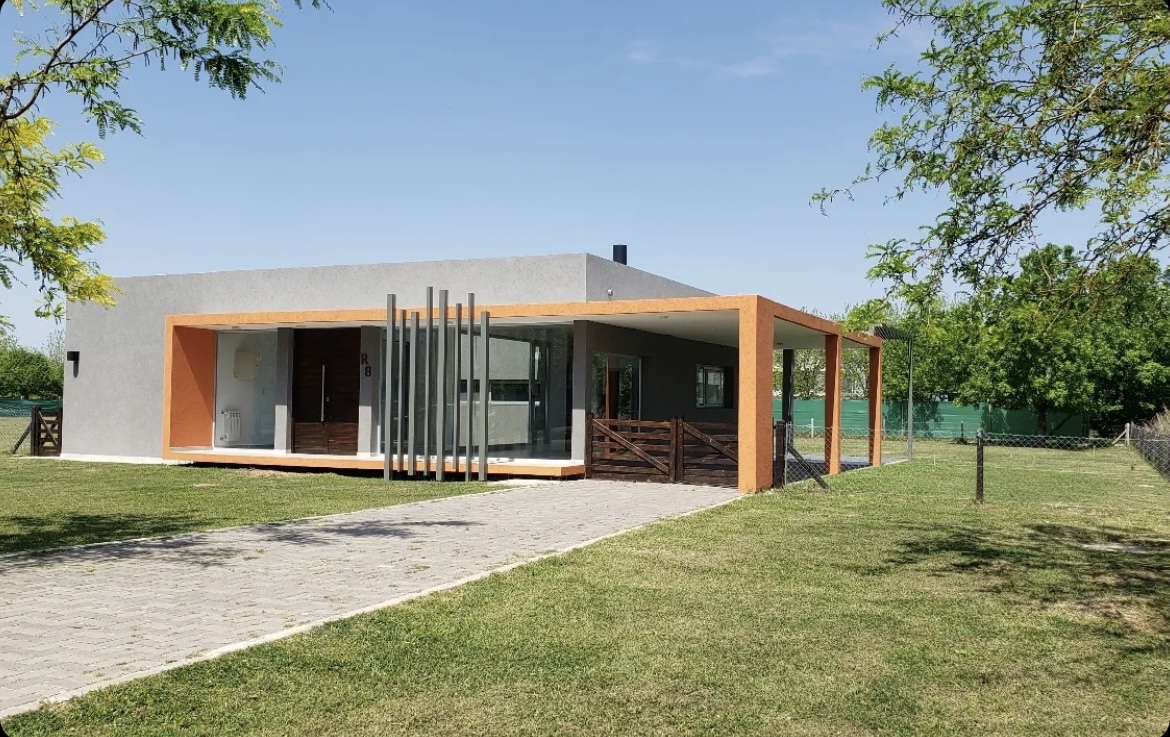 Casa en club de campo “el nacional”