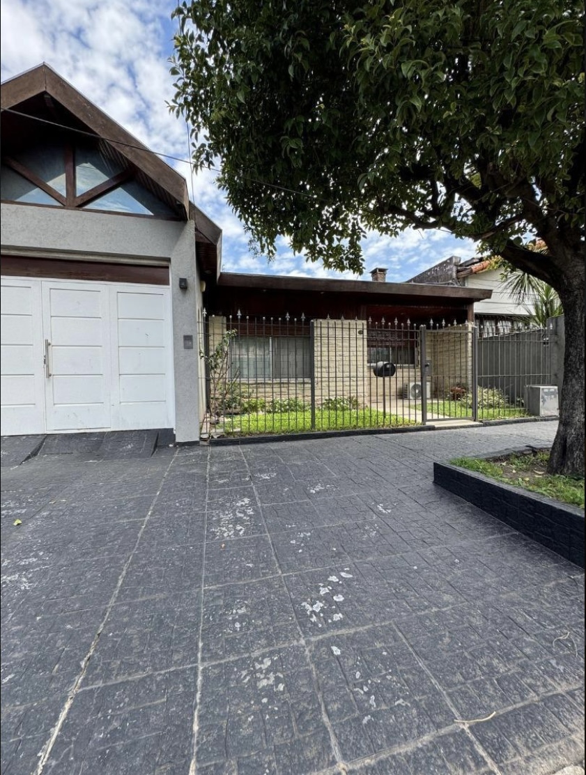 Casa 4 ambientes Castelar sur - imagen 2