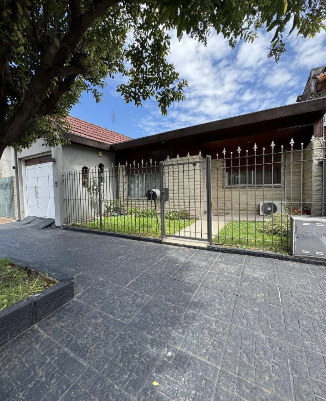 Casa 4 ambientes Castelar sur