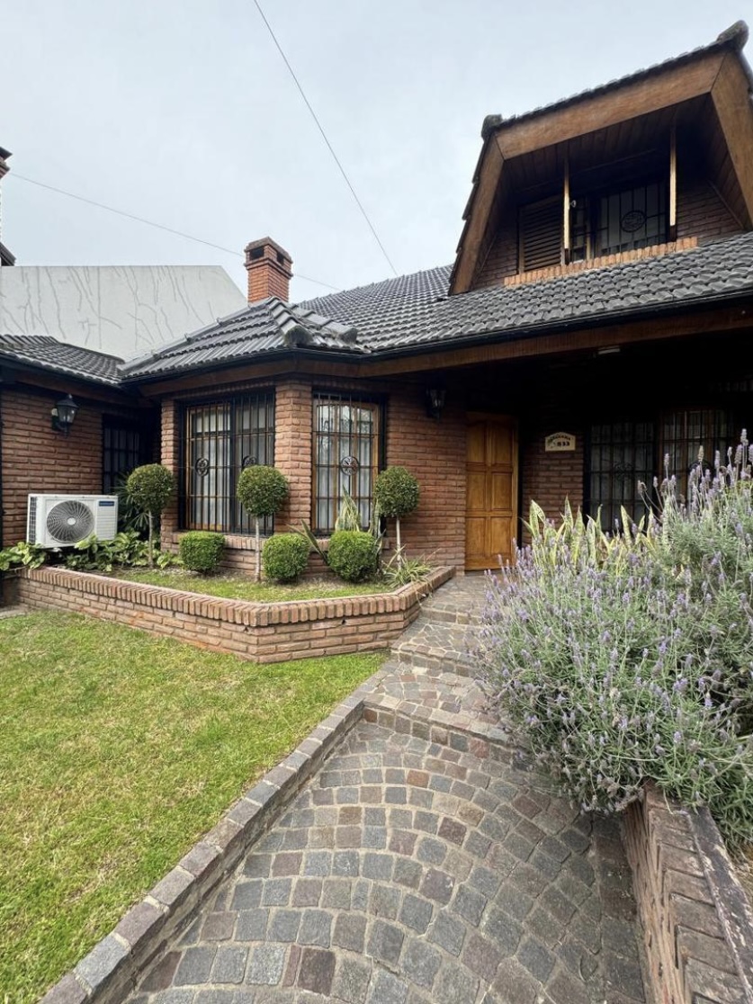 Casa 4 ambientes Ituzaingo norte