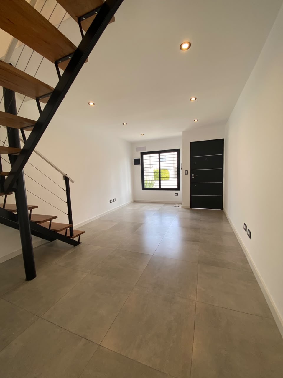 Duplex 3 ambientes con cochera  - imagen 2