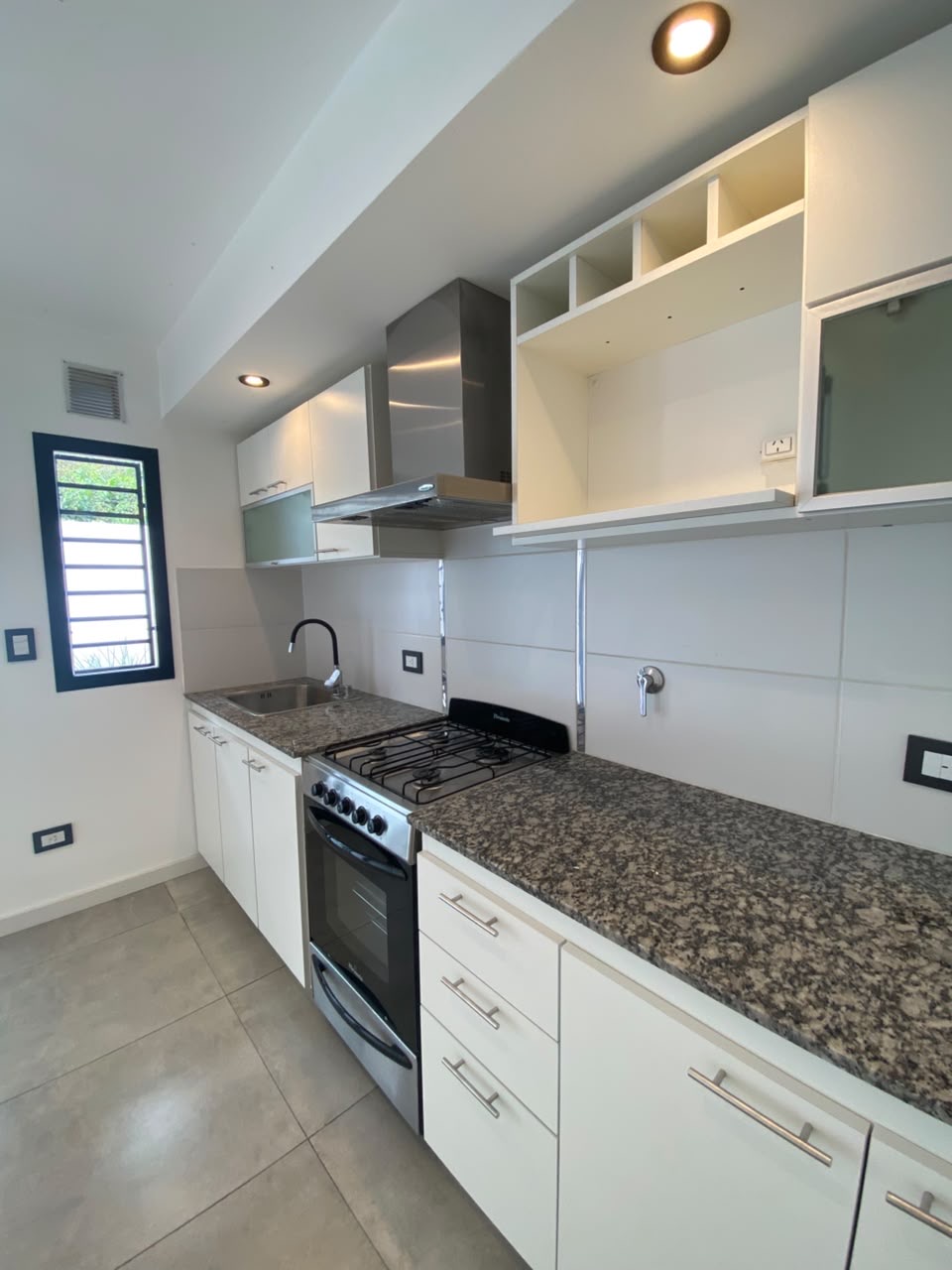 Duplex 3 ambientes con cochera  - imagen 4