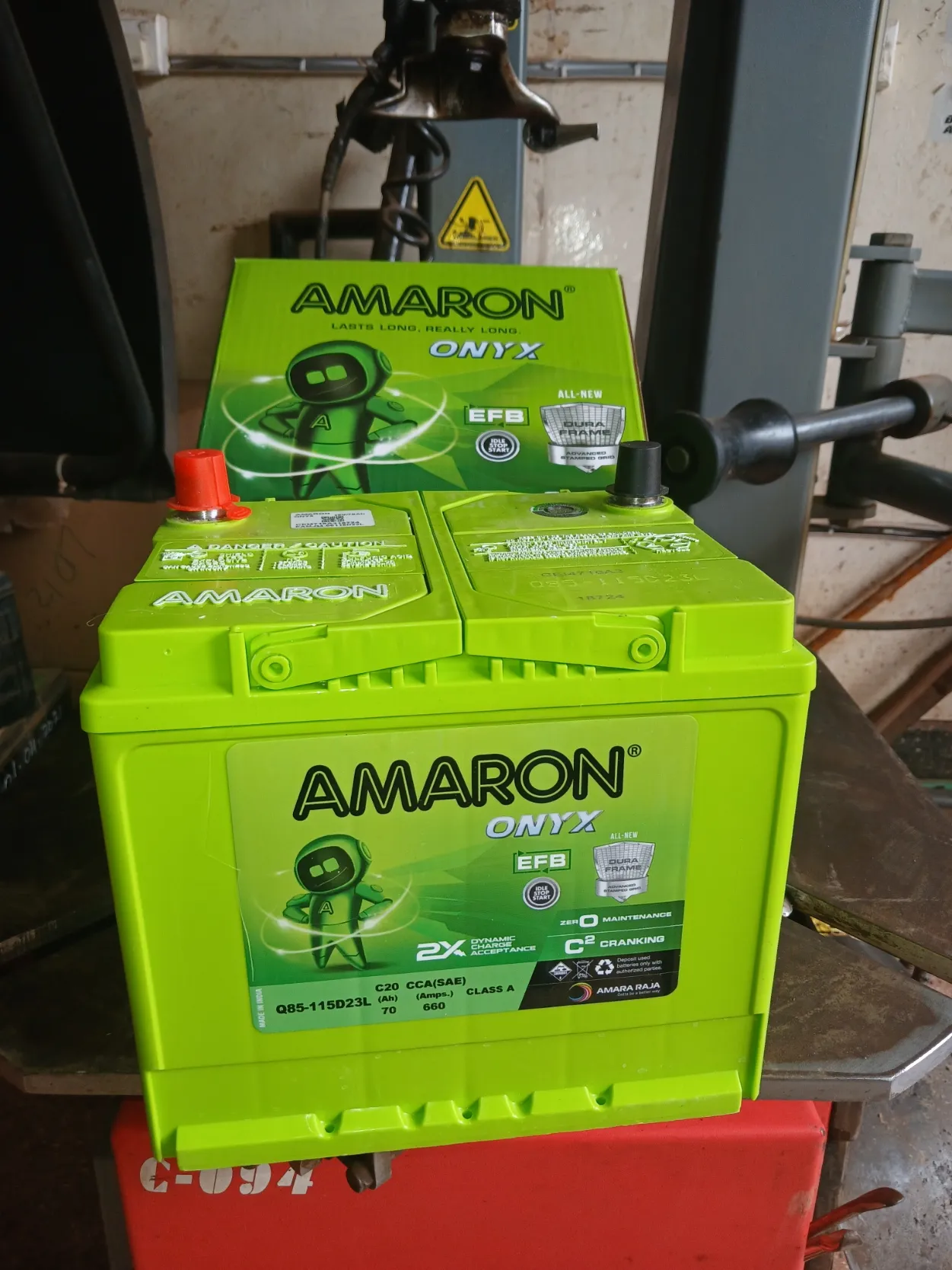 Amaron Detailing tyre