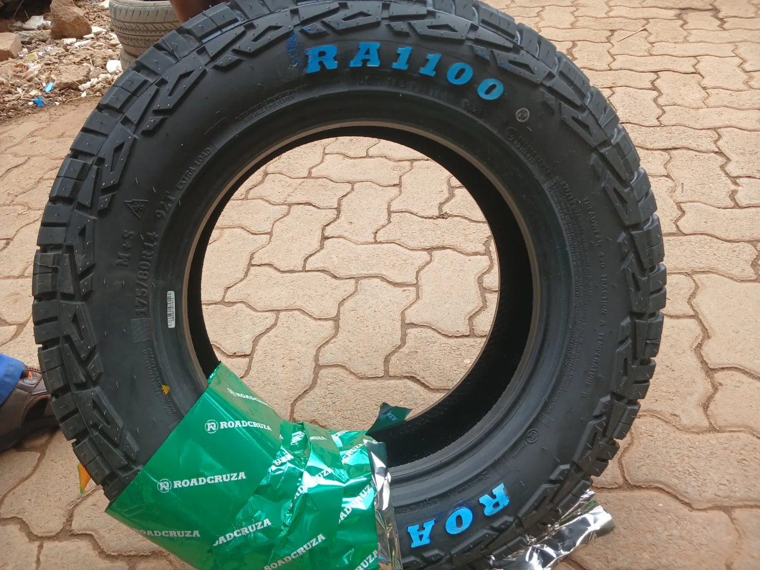 Roadking Detailing tyre