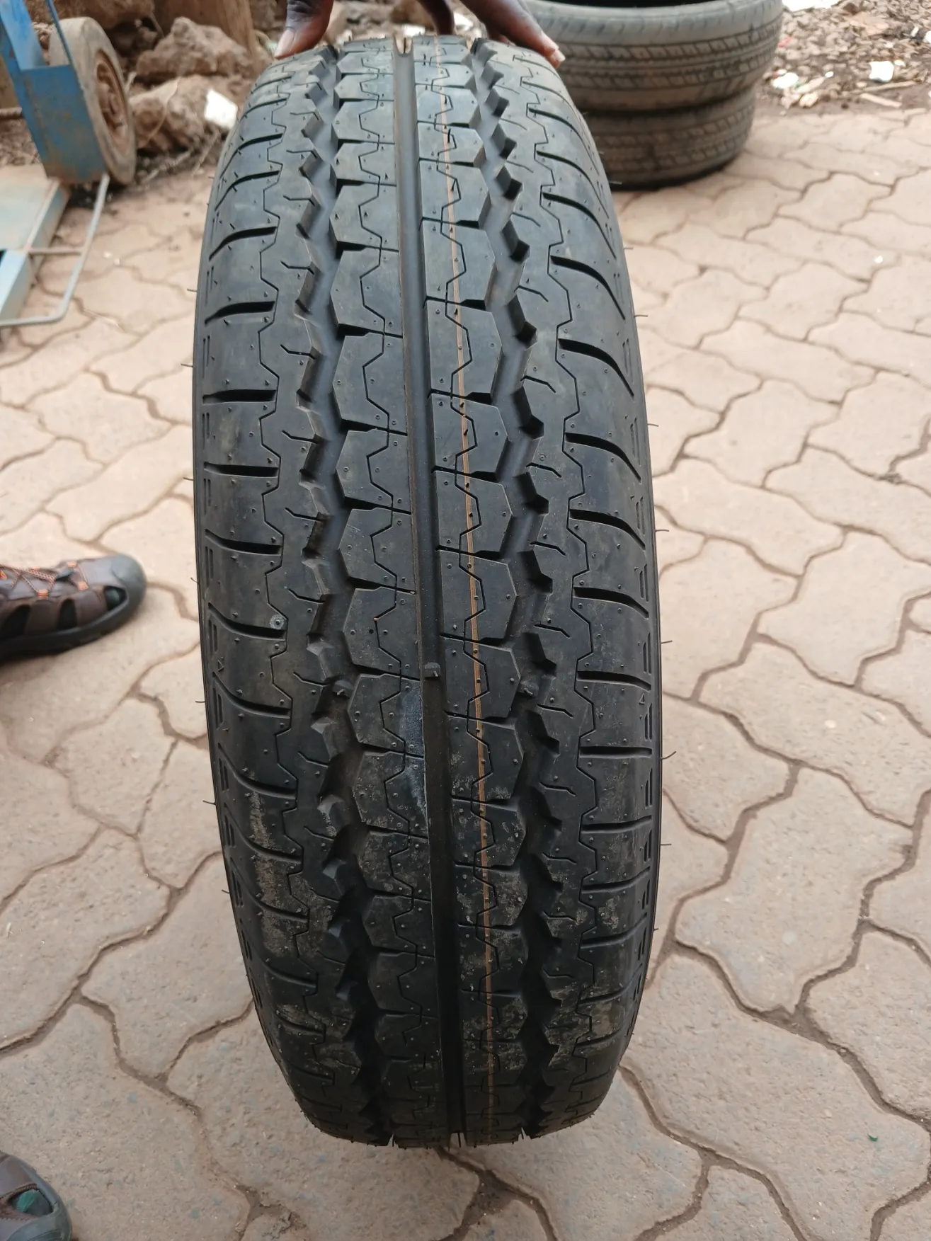 Amaron Performance Tyre 205/55 R16 tyre