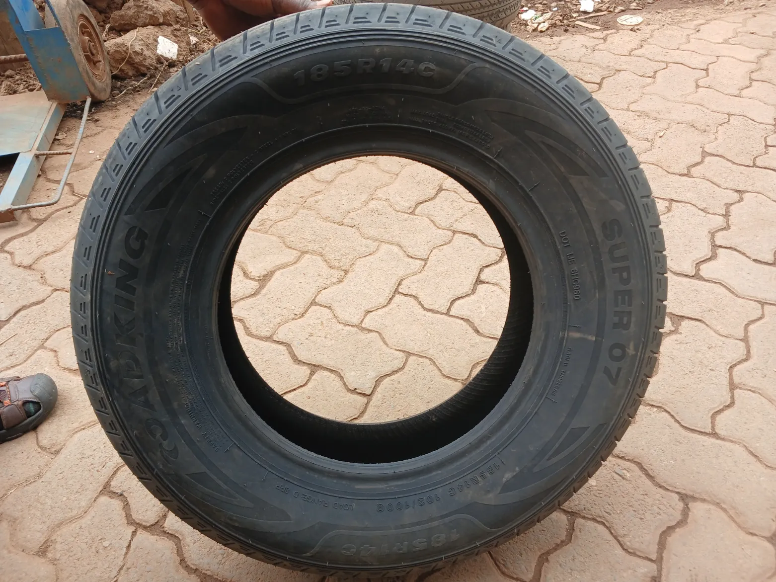 Amaron Performance Tyre 95D31L tyre