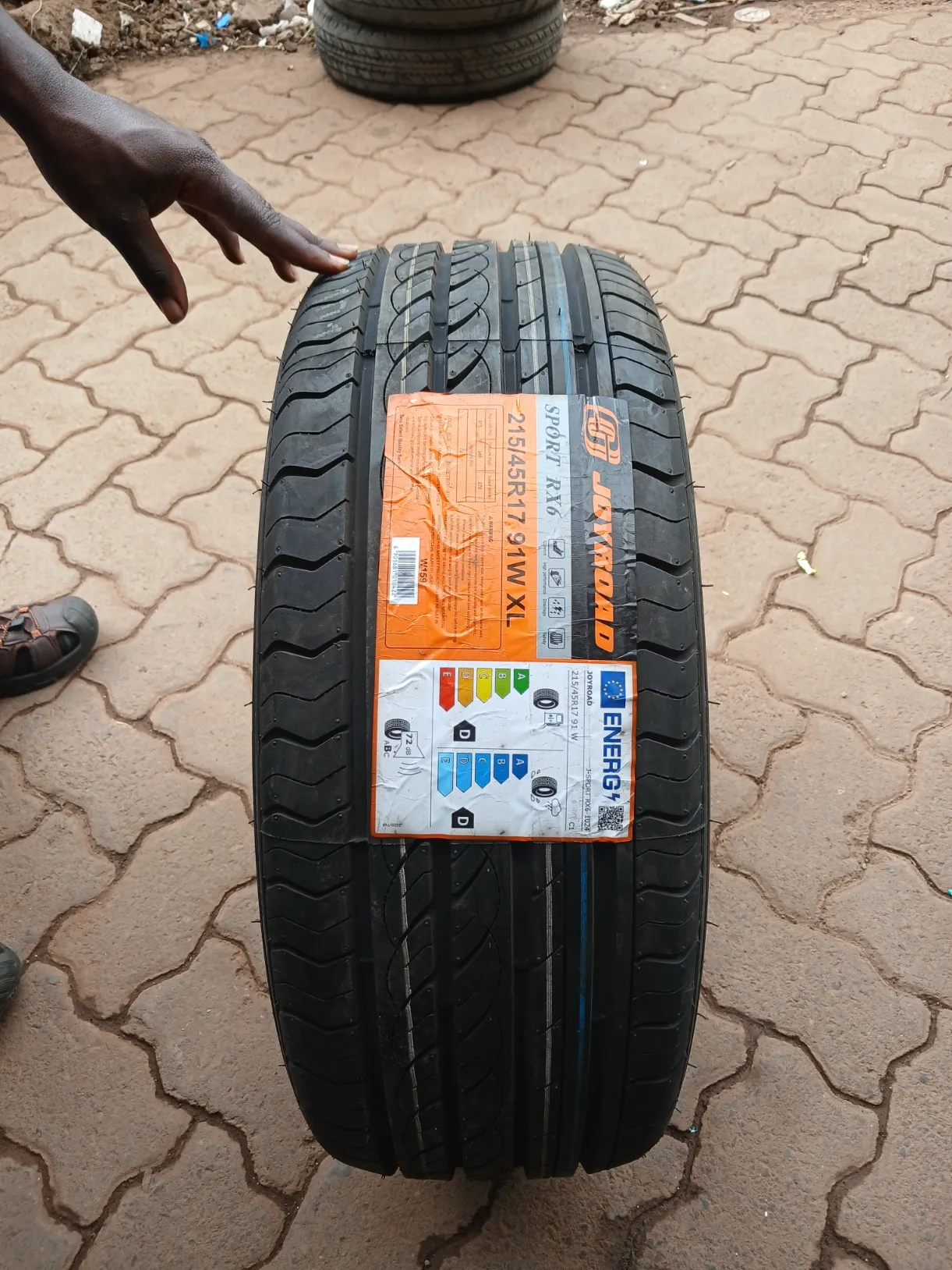 Roadking Premium Battery 245/40 R18 tyre