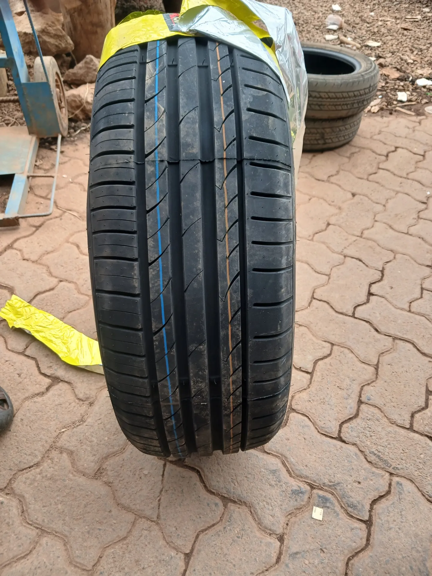 Roadking Part tyre