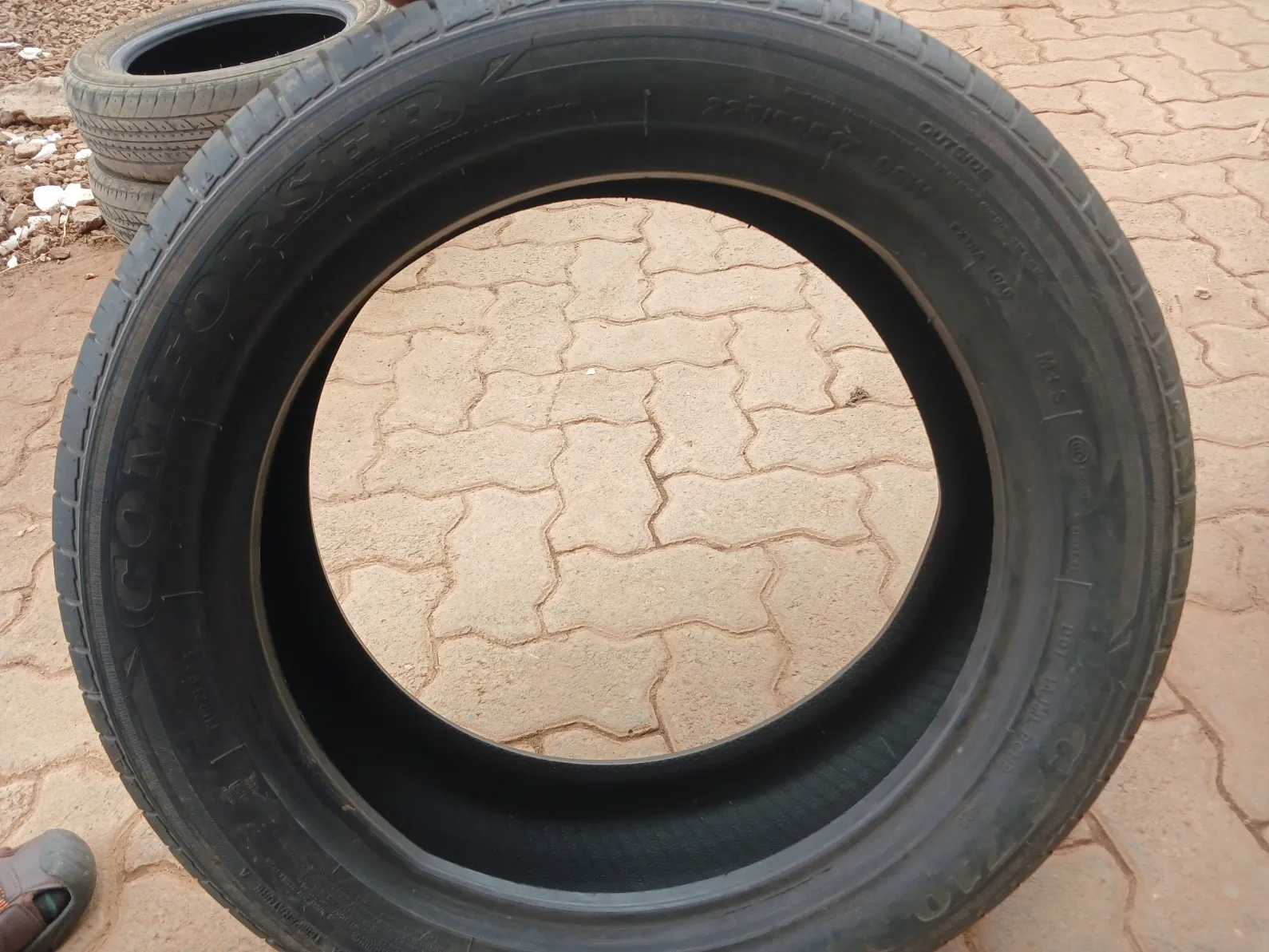 Bridgestone Detailing tyre