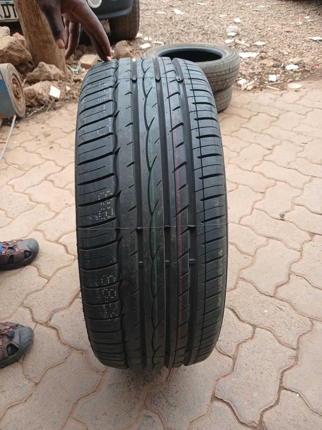 Amaron Part tyre