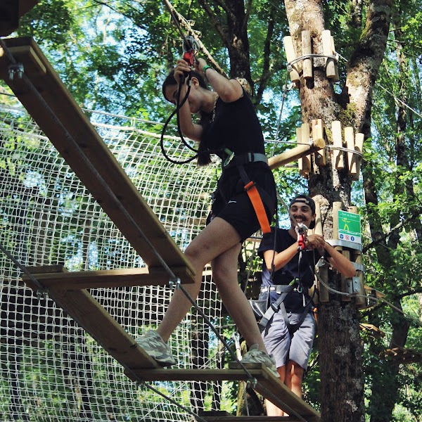 Activité team building AccroCamp  à Angoulême pour événements professionnels et séminaires