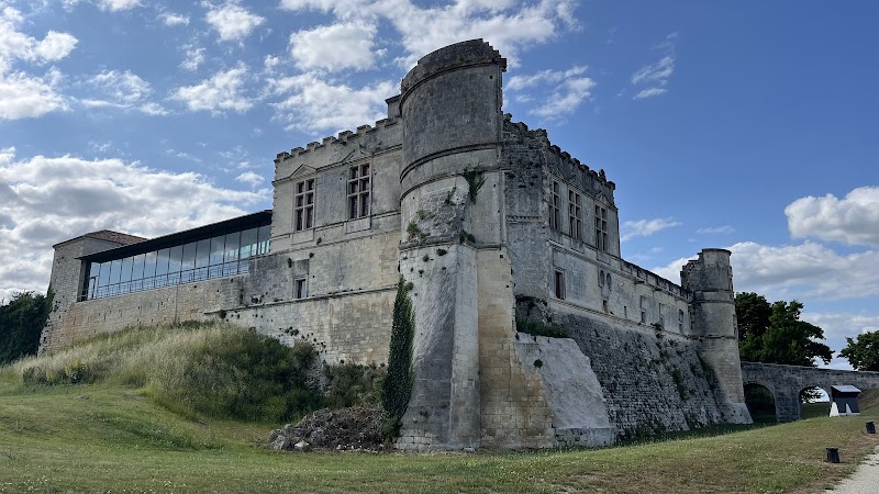 Activité team building Château de Bouteville  à Bouteville pour événements professionnels et séminaires