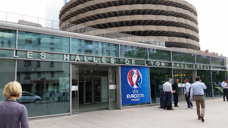 Traiteur événementiel Bocuse Traiteur  à Collonges-au-mont-d'or pour événements professionnels et séminaires