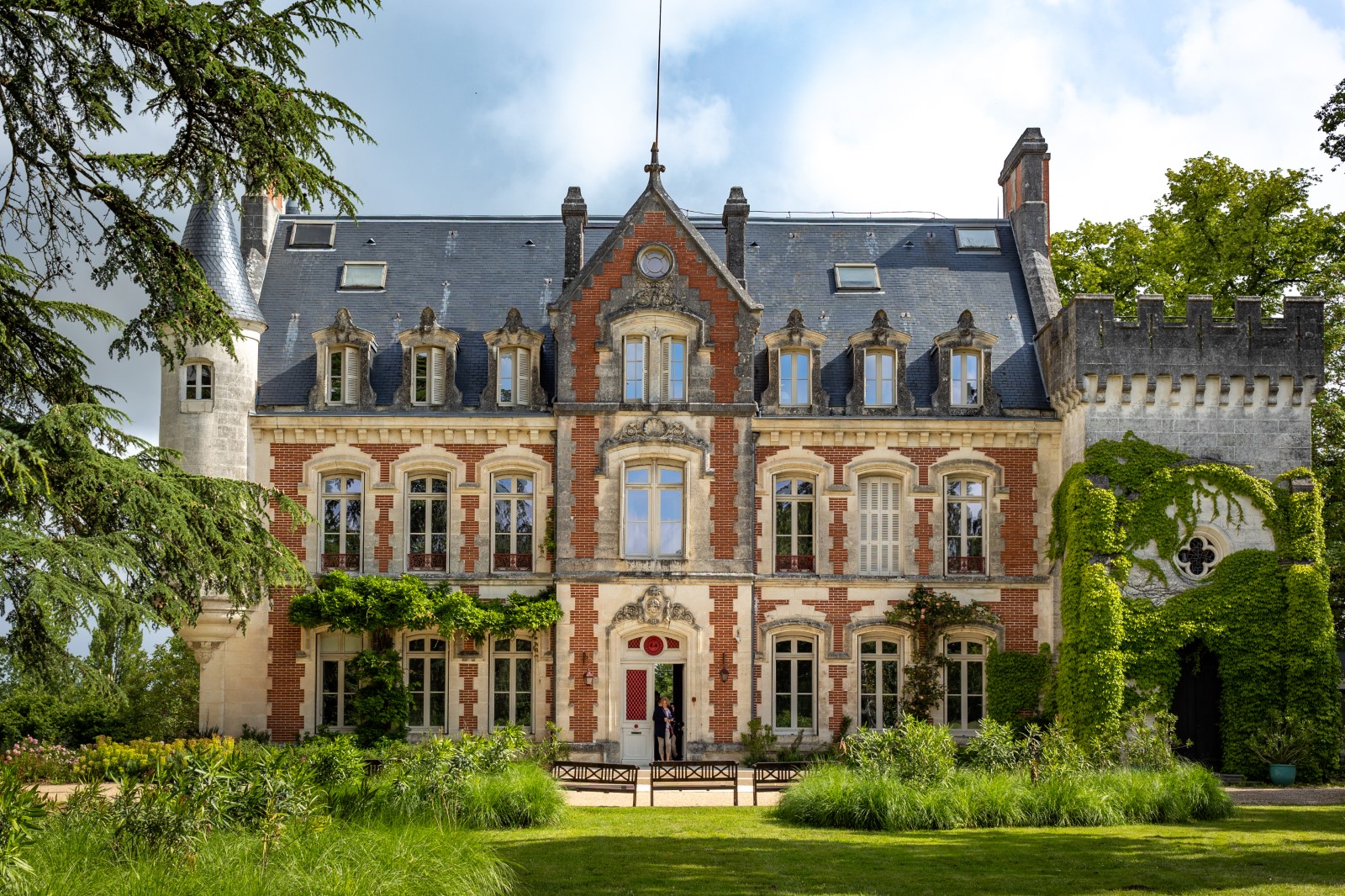 Salle de séminaire Château de la Pouyade  à Saint-yrieix sur charente pour événements professionnels