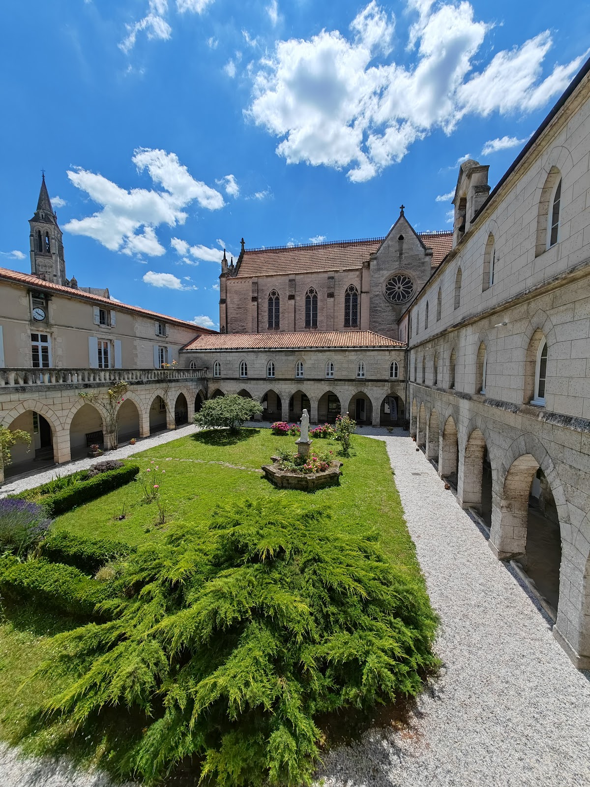 Salle de séminaire Maison Diocésaine  à Angoulême pour événements professionnels