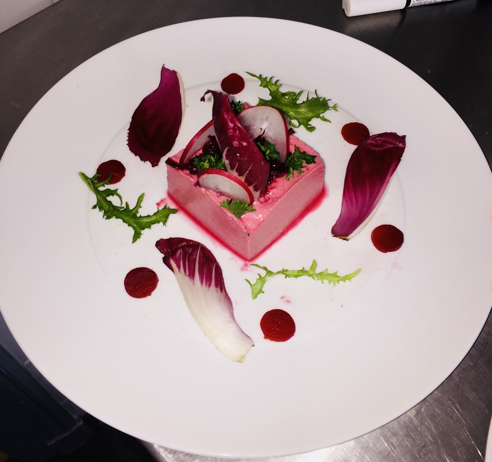 Traiteur événementiel L'Artiste des Sens  à L'isle-d'espagnac pour événements professionnels et séminaires