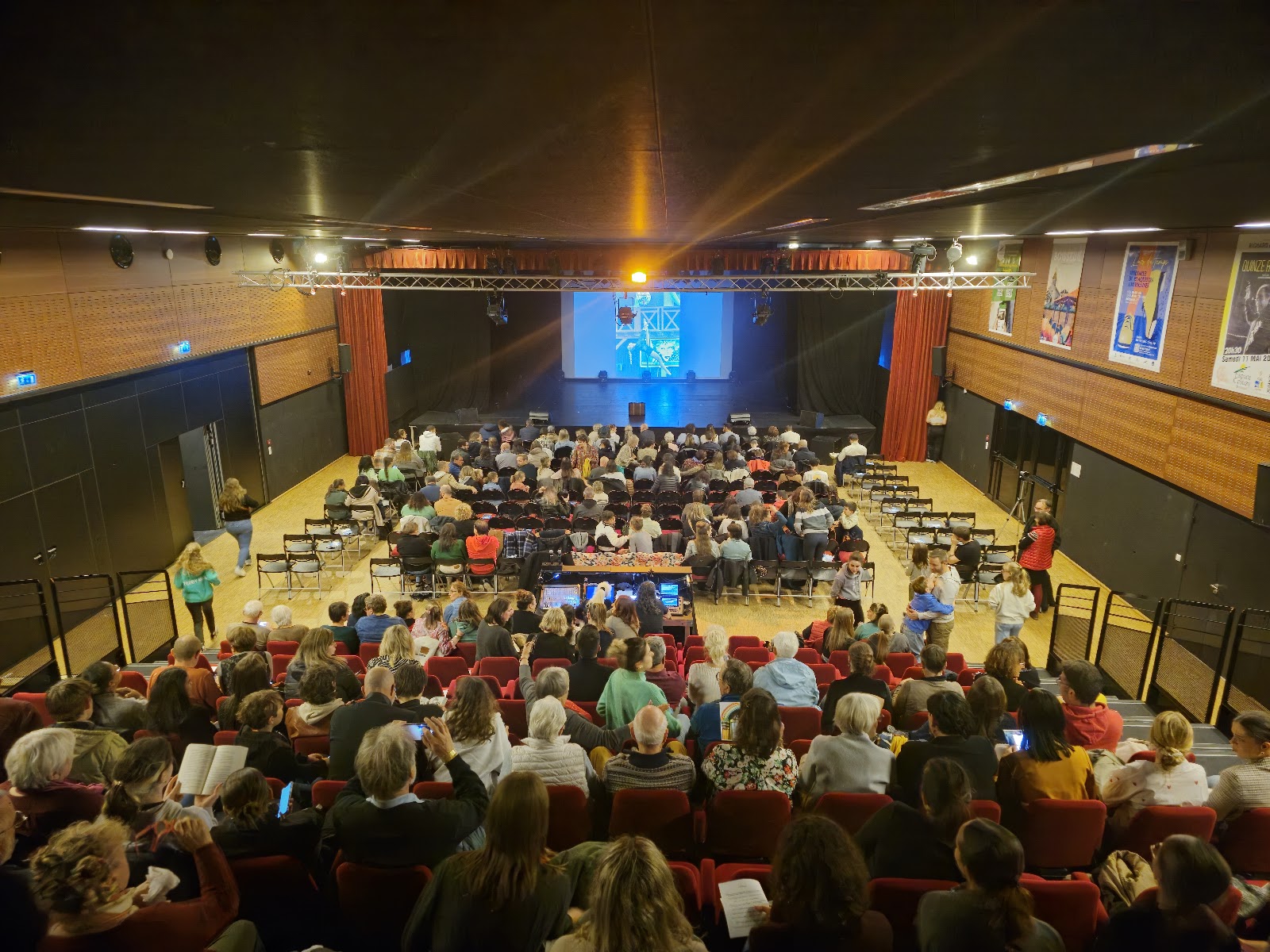 Salle de séminaire Espace Crouzy  à Boisseuil pour événements professionnels et séminaires