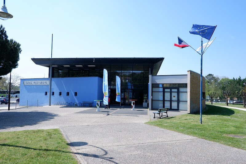 Salle de séminaire Espace Multi-Loisirs  à Les mathes pour événements professionnels et séminaires