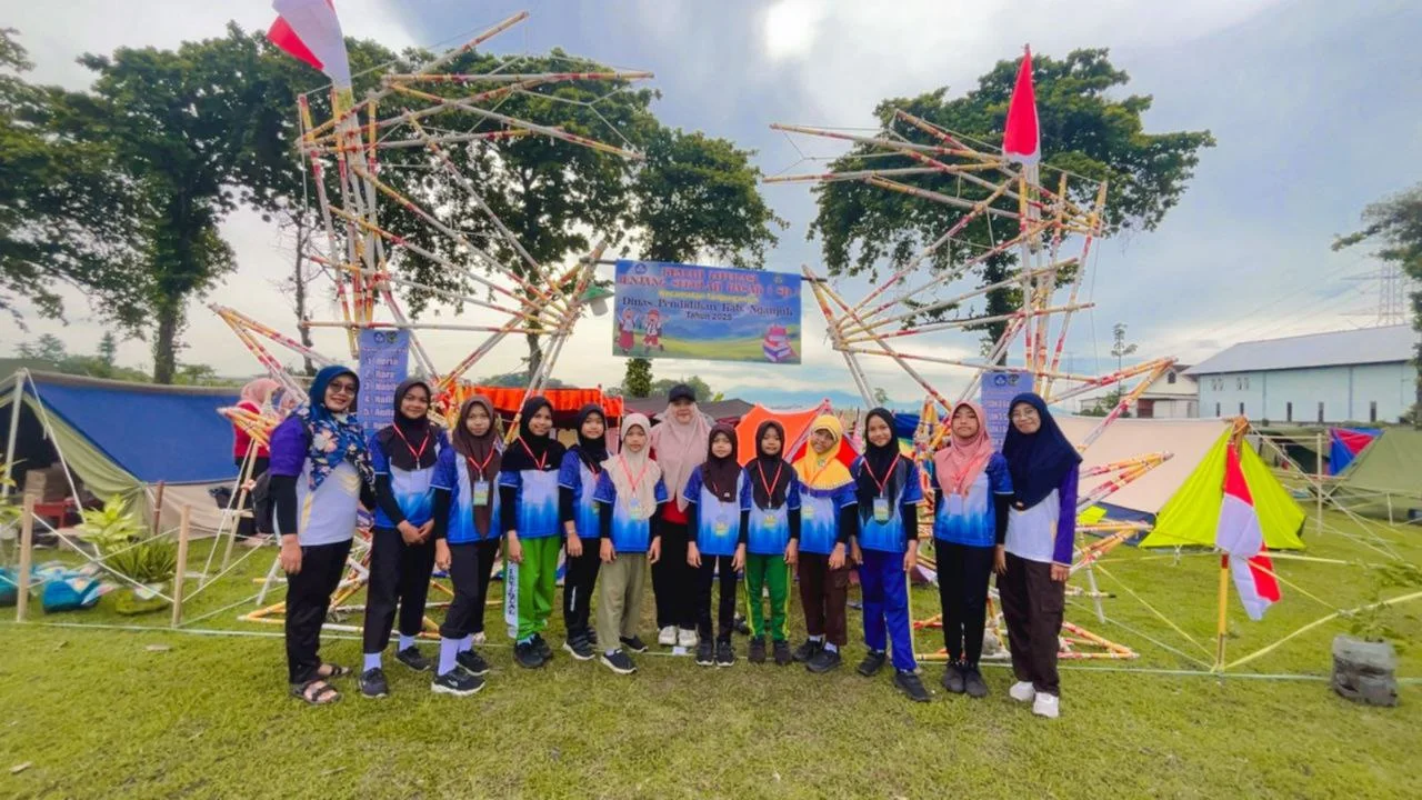 "Goresan Kata di Alam Raya: Kemah Literasi 2025
