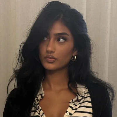 Zara Khan's profile