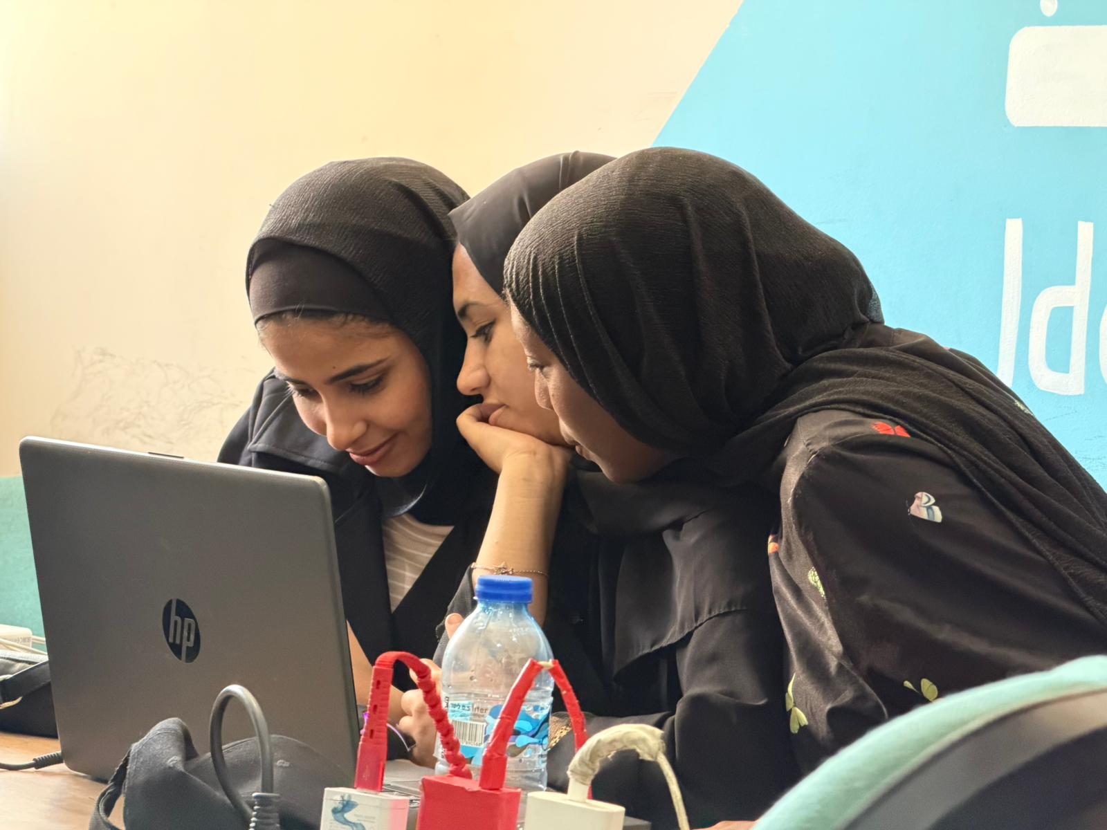 الذكاء الاصطناعي وتطبيقاته العملية في بيئة العمل