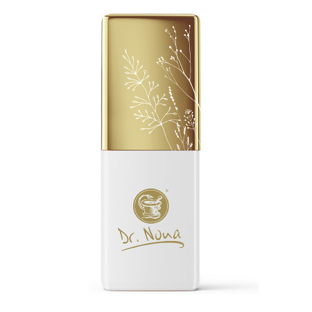 טיפול שפתיים מזין ולחות.