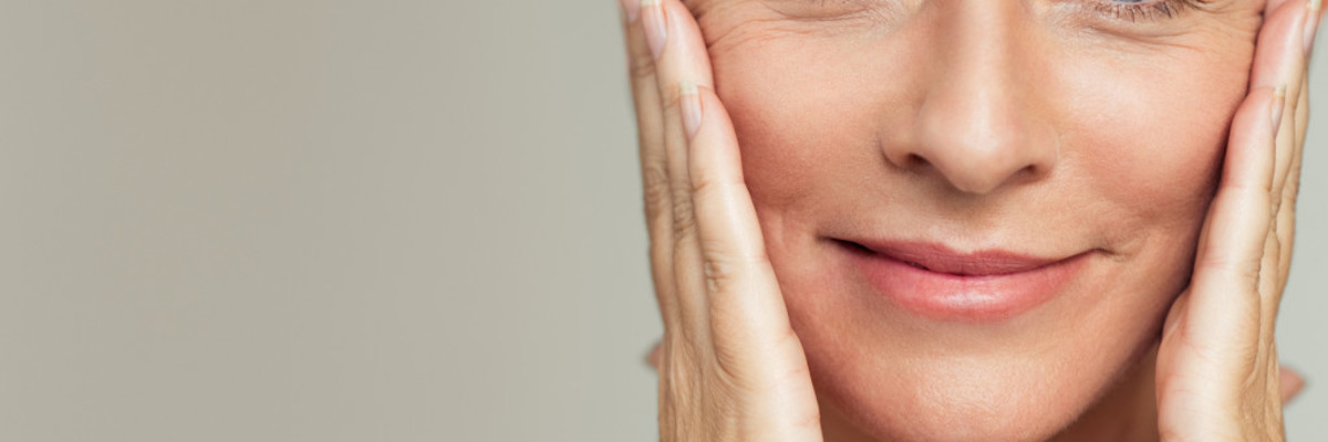 5 неочевидных привычек, которые ускоряют старение кожи