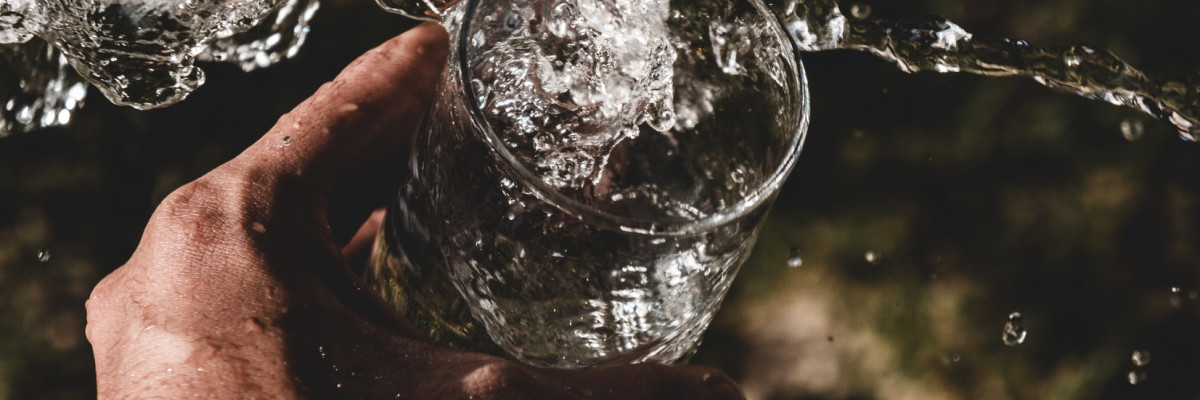 Как правильно и сколько в сутки надо пить воду?