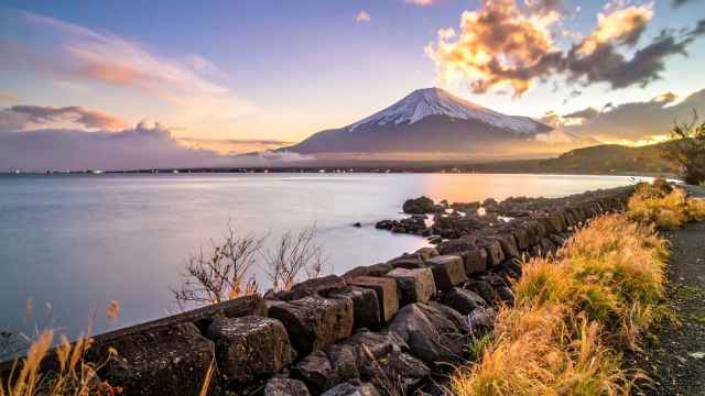 Mount Fuji & Gotemba Outlet Full-Day Private Car Tour