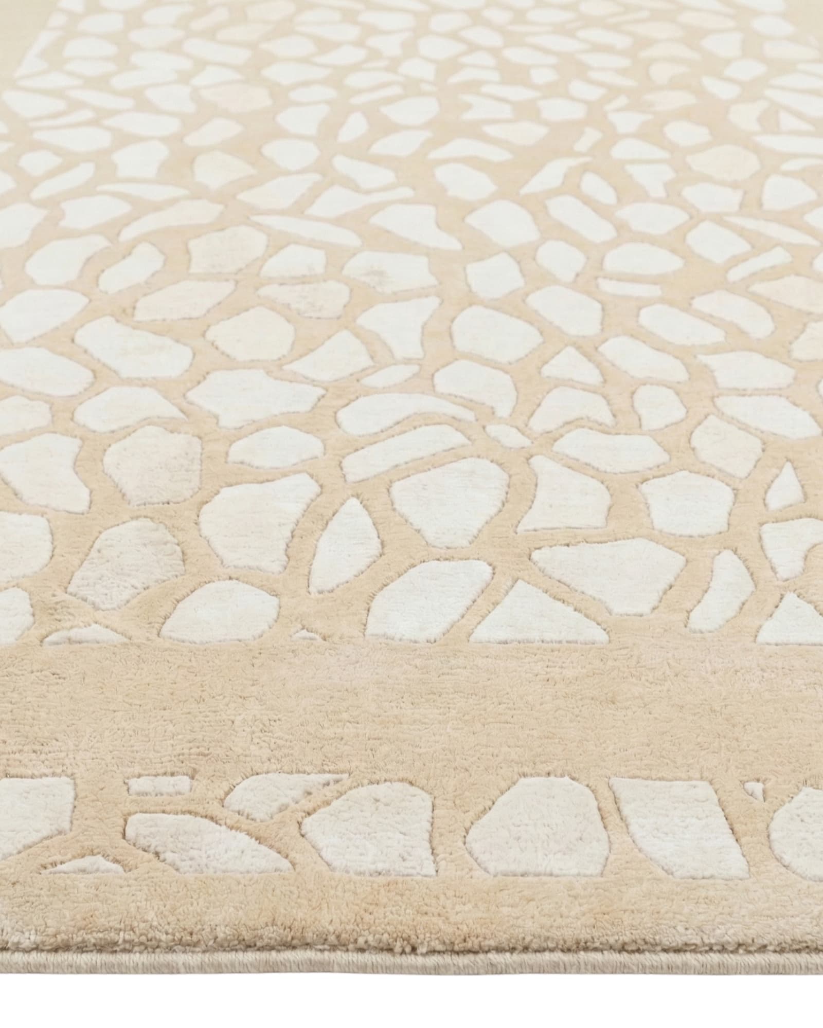 Contemporary Ivory Lattice Silk & Wool Rug, India modern rug, in ivory / cream, Silk & Wool, 183 × 274 cm, Nasim Carpets Malaysia — view 3