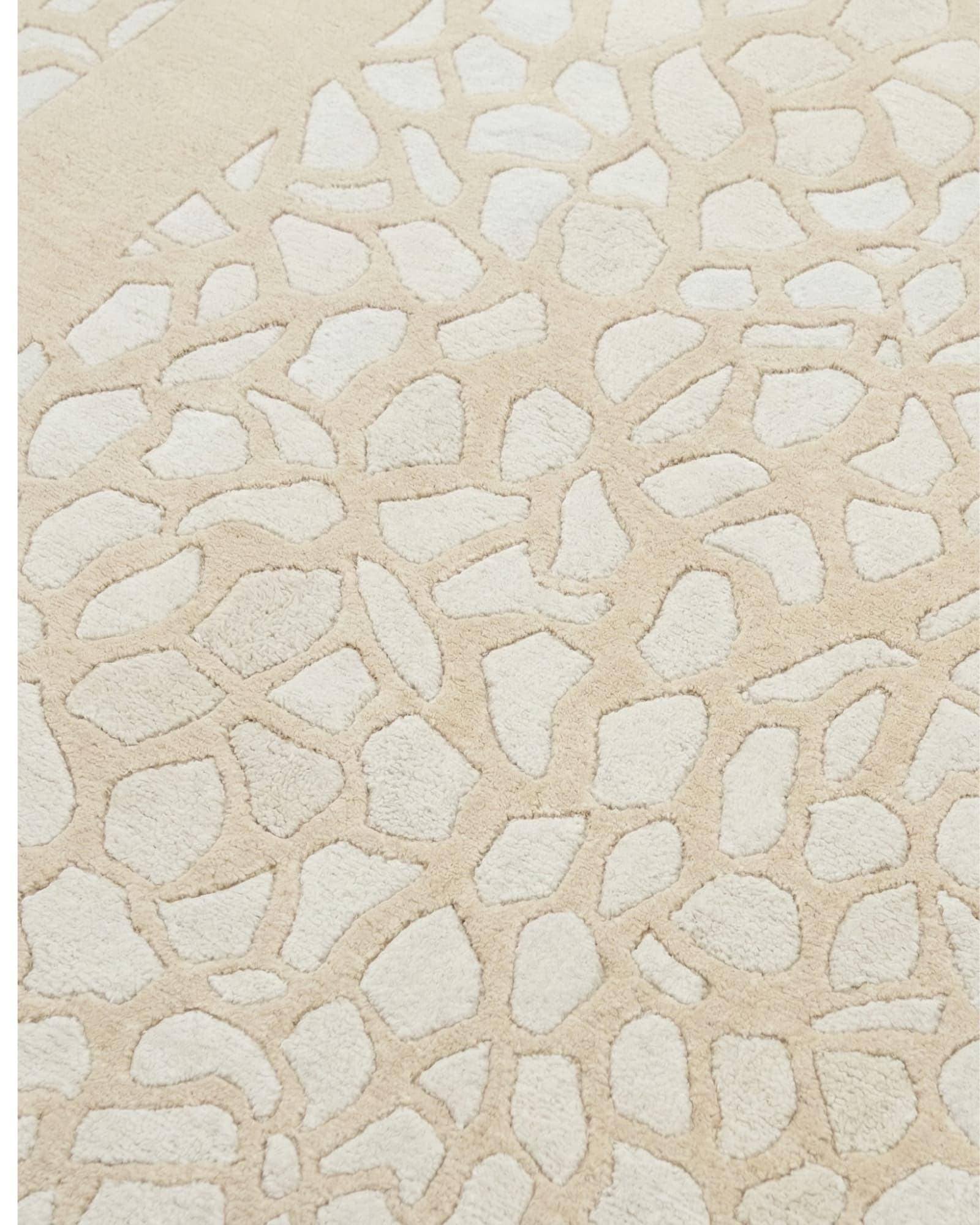 Contemporary Ivory Lattice Silk & Wool Rug, India modern rug, in ivory / cream, Silk & Wool, 183 × 274 cm, Nasim Carpets Malaysia — view 4