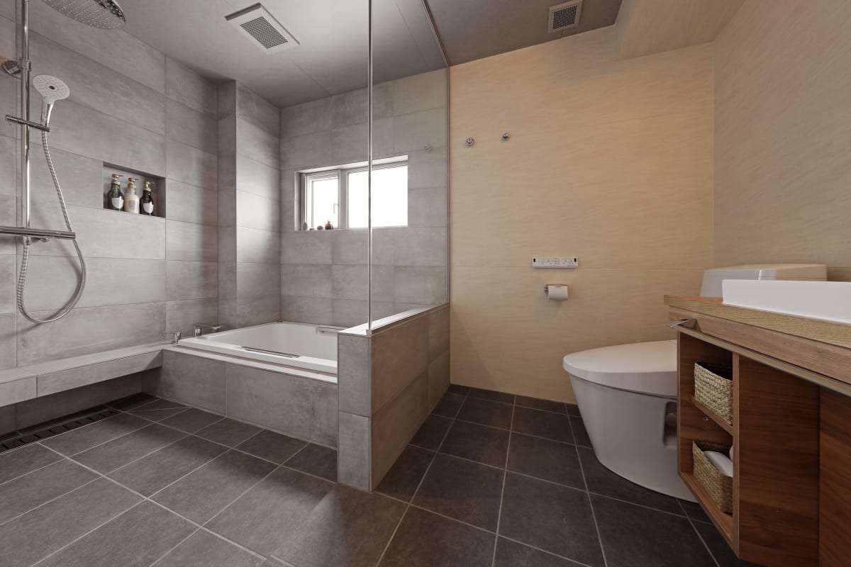 Bathroom (2/F) 3