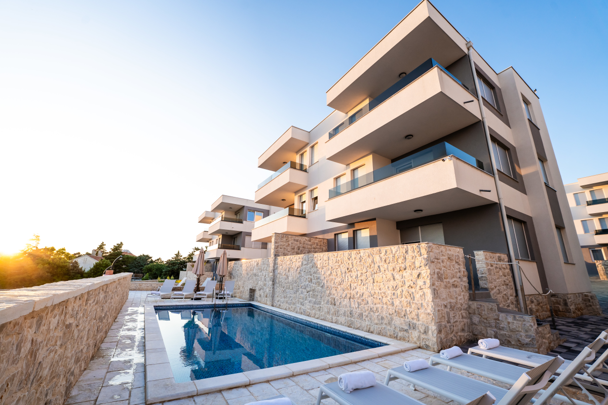 Meridian Pool Residences 