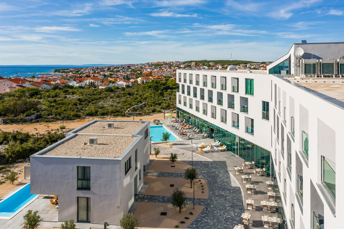 Hotel Olea with Pool & Breakfast