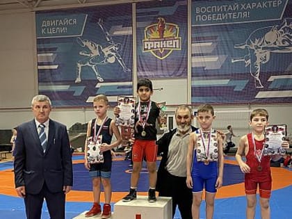 У юных крымских борцов семь медалей на турнире в Новороссийске