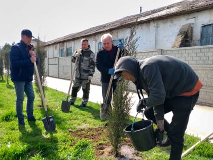 Cубботники под девизом "Спешите сделать добро!"