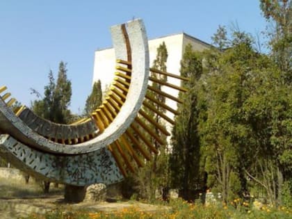 Санаторный недострой снесут в Евпатории за 20 млн