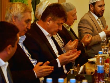 Искренней молитвы, богатого стола и дружной семьи!